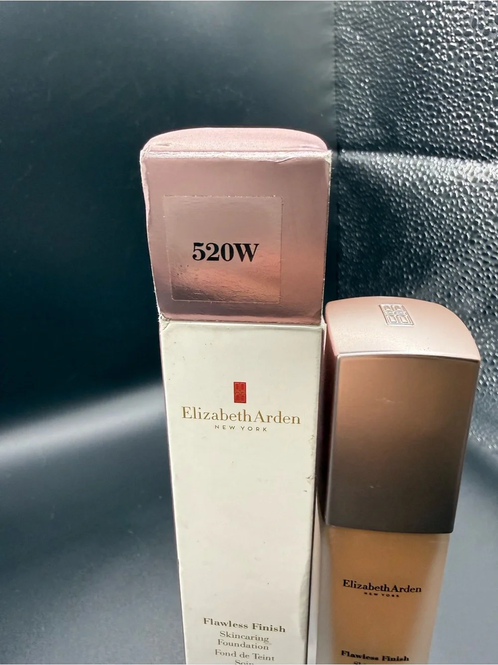 Elizabeth Arden Flawless Finish Skincare Foundation - 520W